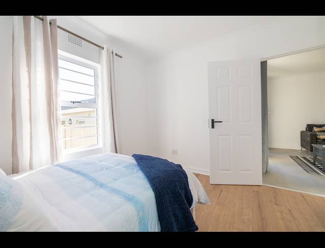 3 BEDROOM FREEHOLD FOR SALE IN SILVERSANDS